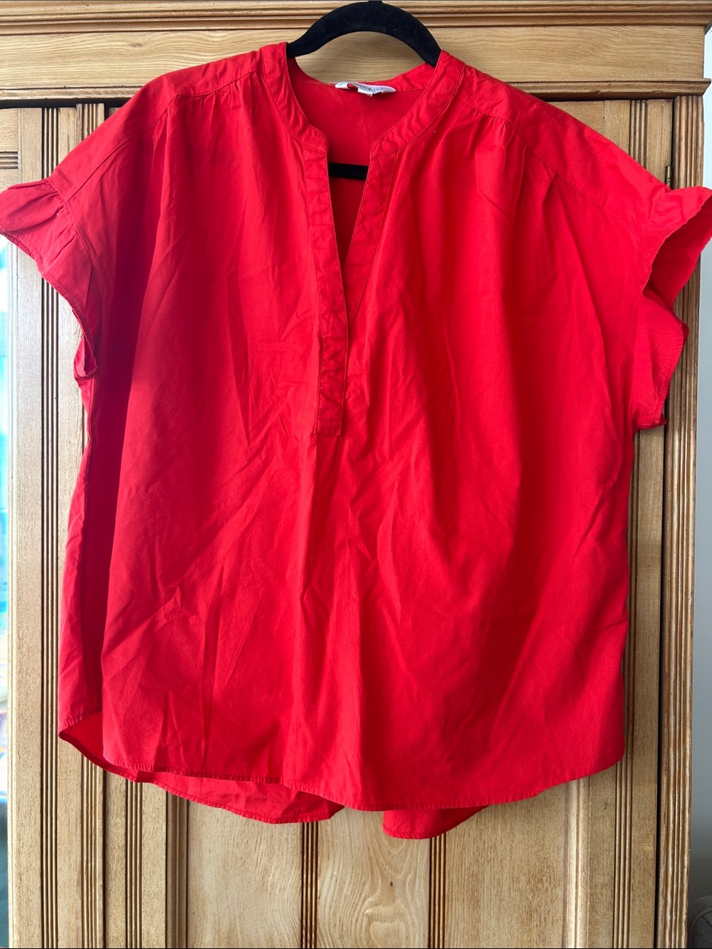 crown & ivy Red Short-Sleeve Split-Neck Top Large